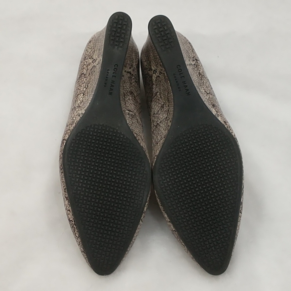 Cole Hann Grand Ambition Wedge Heel Pump in a snake, Size 9 - Picture 6 of 8